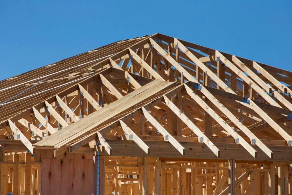Casa en construcció amb estructura de fusta
